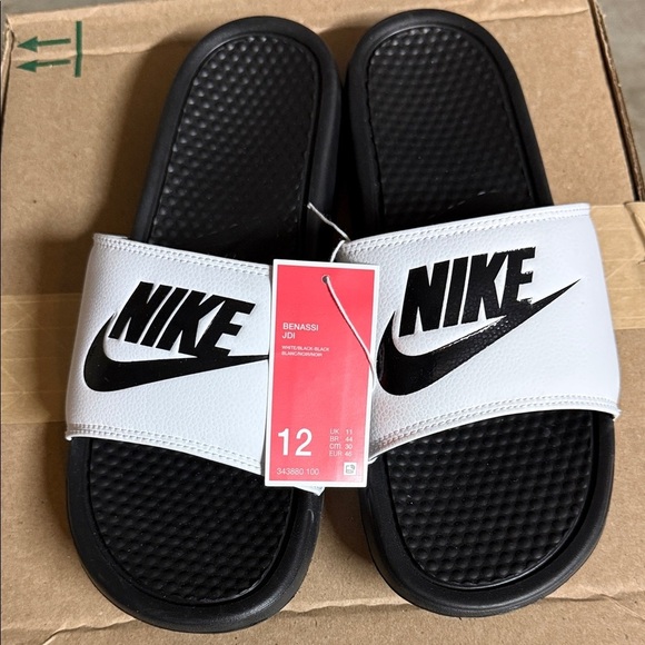 Nike Benassi Slides in Black and White Size 12